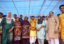 विभिन्न धर्मों और सामाजिक संगठनों के प्रतिनिधियों ने एयरपोर्ट पहुंचकर मुख्यमंत्री डॉ. यादव का व्यक्त किया आभार