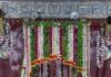 जन्माष्टमी की धूम के लिए तैयार हो रहे मंदिर, लड्डू गोपाल के दरबार की सजावट शुरू