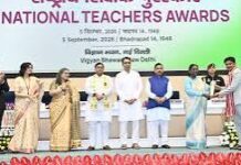 शिक्षक दिवस पर देशभर में शिक्षकों का सम्मान, राष्ट्रपति मुर्मु करेंगी राष्ट्रीय शिक्षक पुरस्कार प्रदान